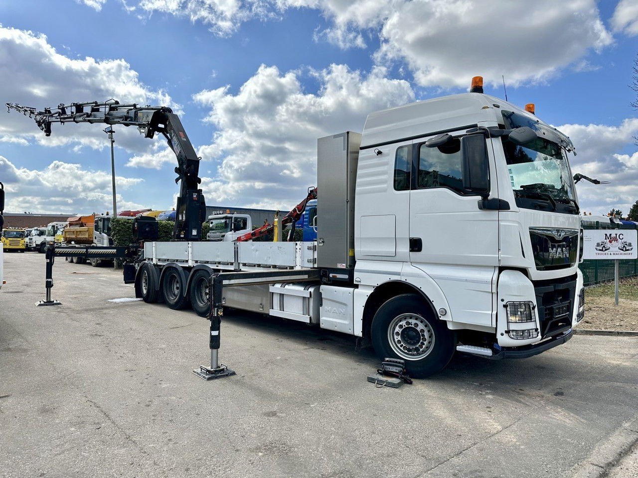 MAN TGX 35.420 8×4-4 Tridem Prtische 6m40 + Kran 26m Hiab X-Hipro 408 E-5 + JIB 100X-5 – 306.245km – BE Truck (TGX )