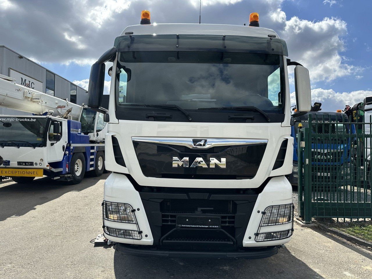 MAN TGX 35.420 8×4-4 Tridem Prtische 6m40 + Kran 26m Hiab X-Hipro 408 E-5 + JIB 100X-5 – 306.245km – BE Truck (TGX )