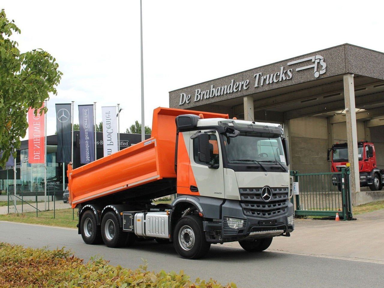 Mercedes-Benz Arocs Mercedes – – 3343 – 6X4 – 430 PK – Trekker – Kipper (Arocs )