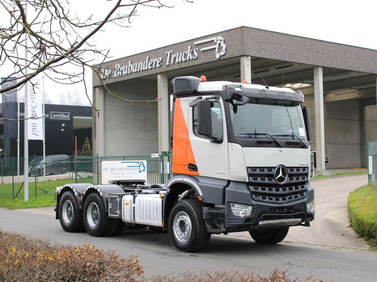 Mercedes-Benz Arocs Mercedes – – 3343 – 6X4 – 430 PK – Trekker – Kipper (Arocs )