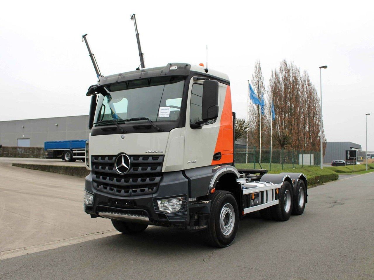 Mercedes-Benz Arocs Mercedes – – 3343 – 6X4 – 430 PK – Trekker – Kipper (Arocs )