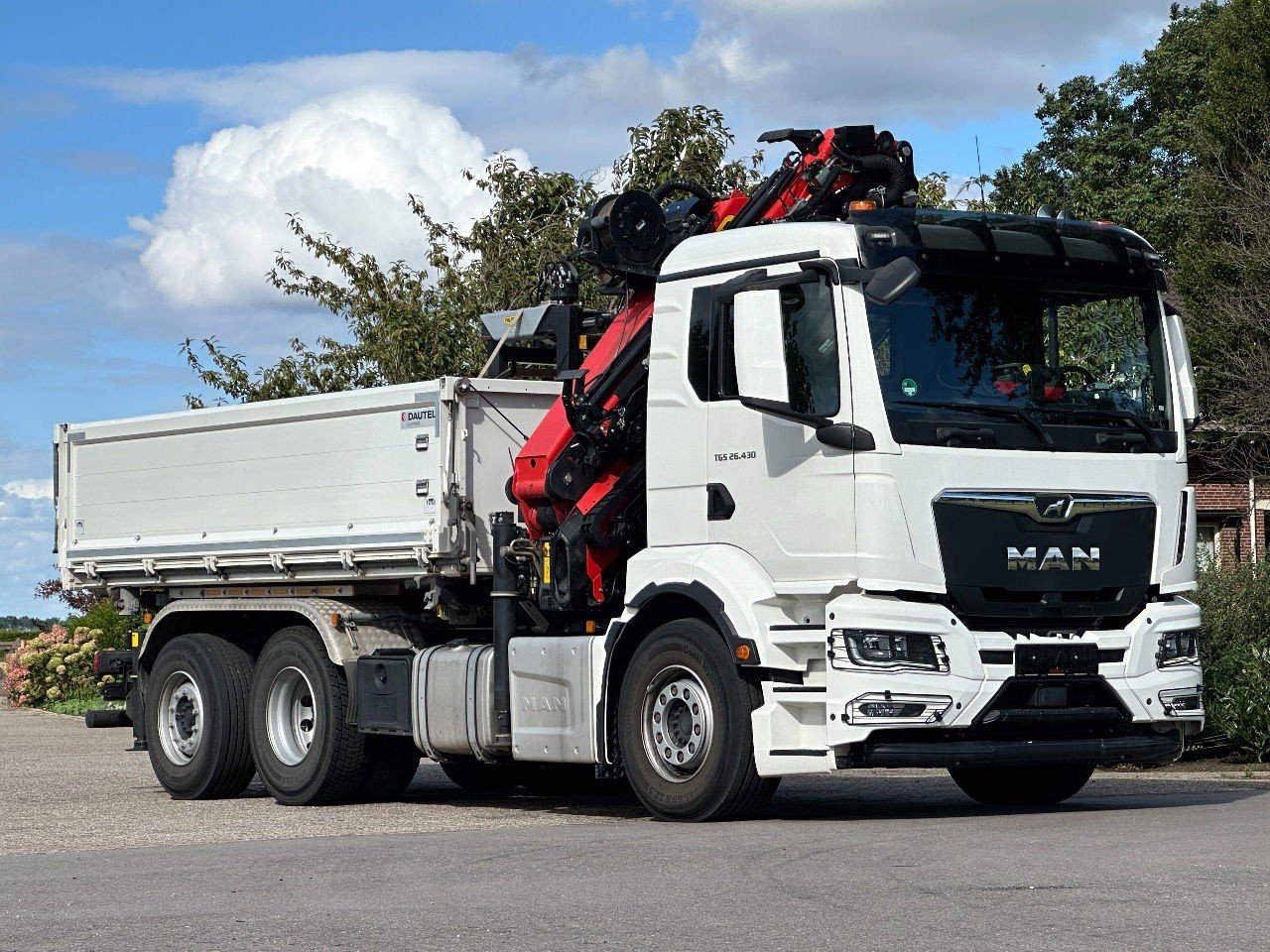 MAN TGS 26.430 2022Euro6 6×2 Palfinger 23tm+JIB+Lier+WinchDreiseiten Kipper+Bordmatic9tkm (26.430 TGS )