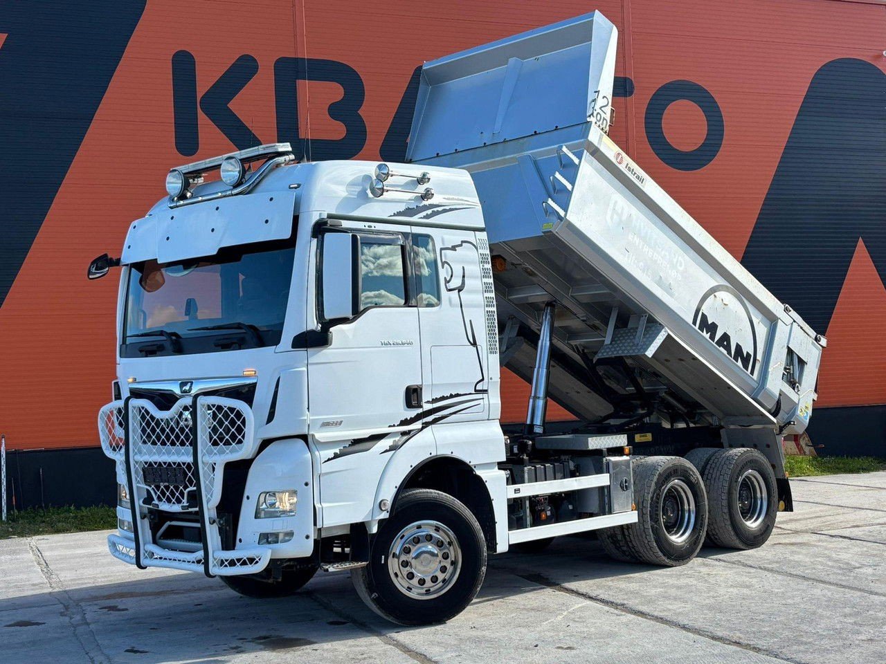 MAN TGX 26.640 6×4 Full Steel + Intarder + BOX L4667 mm (26.640 TGX )