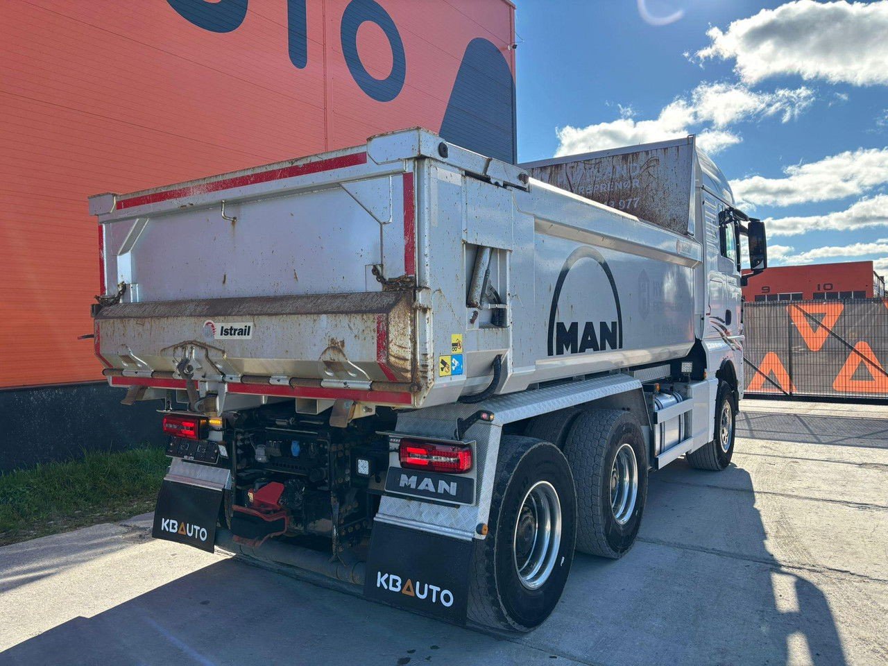 MAN TGX 26.640 6×4 Full Steel + Intarder + BOX L4667 mm (26.640 TGX )