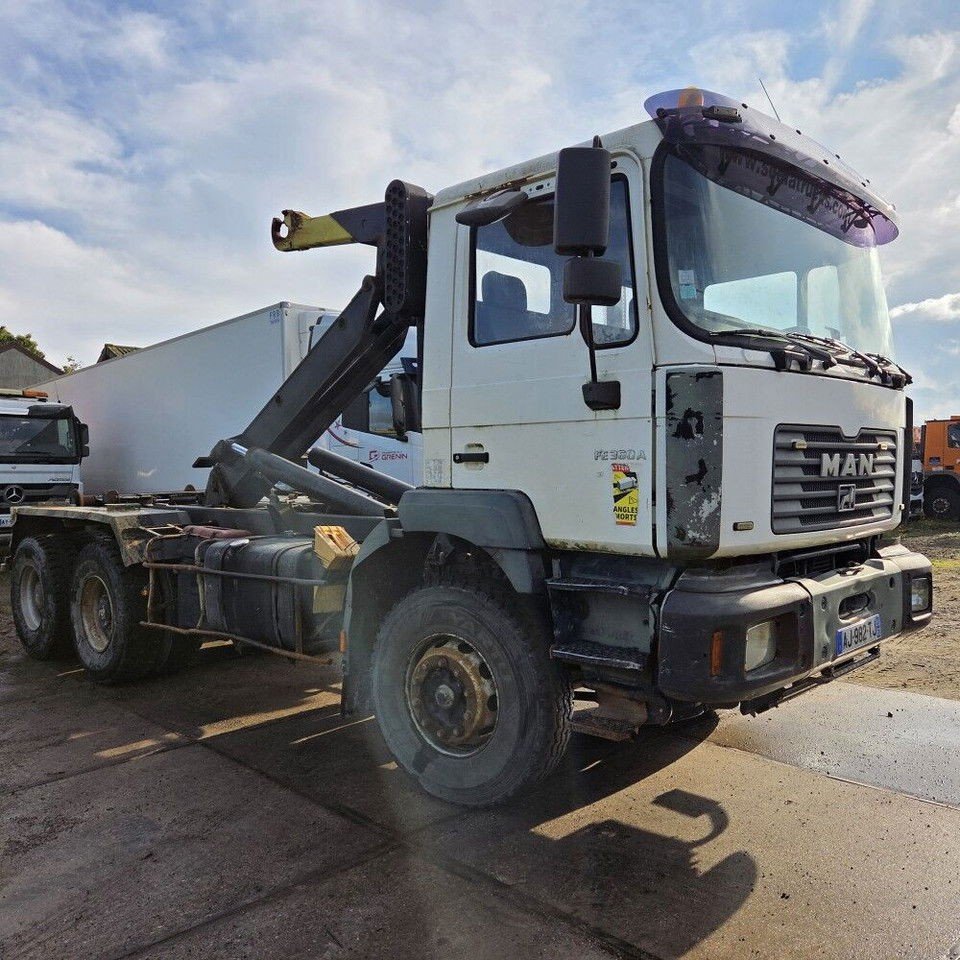 MAN FE 360 6X4 Hooklift 6 CYL Manual Gearbox (FE )