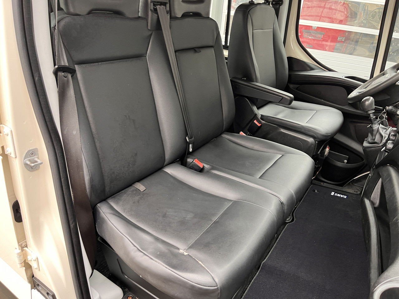 Iveco Daily 35S11D 2.3 3 zijden kipper Airco Telefoonverbinding Gereedschapskist Stuuwielbediening Open laadbak Pick-up P-up Kieper Bakwagen 1e eigenaar Euro 5 Bpm vrij voor particulier gebruik (Daily )