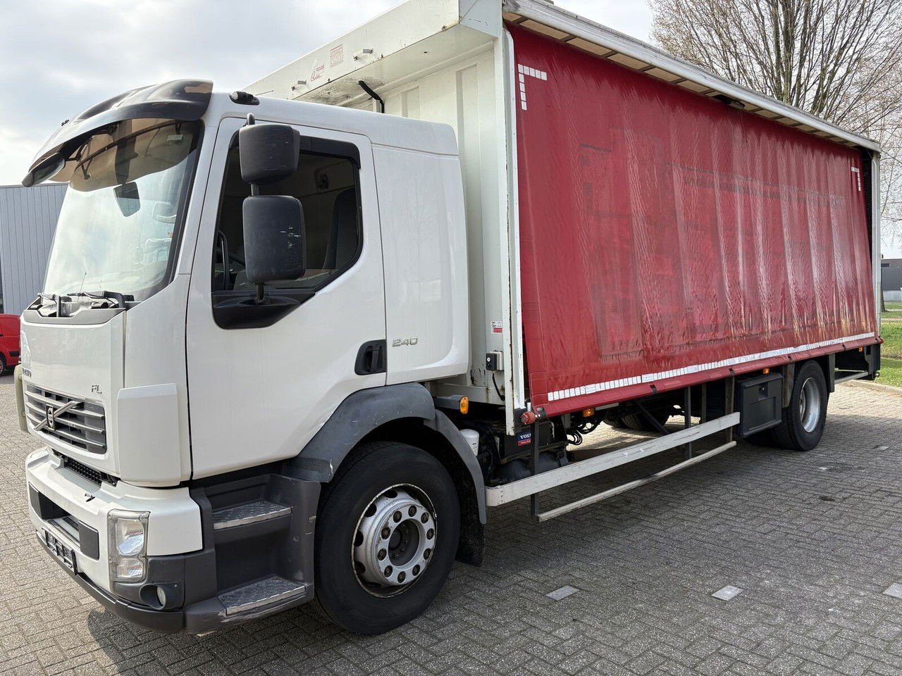 Volvo FE 240 Drankenwagen 6.82 m (240 FE )