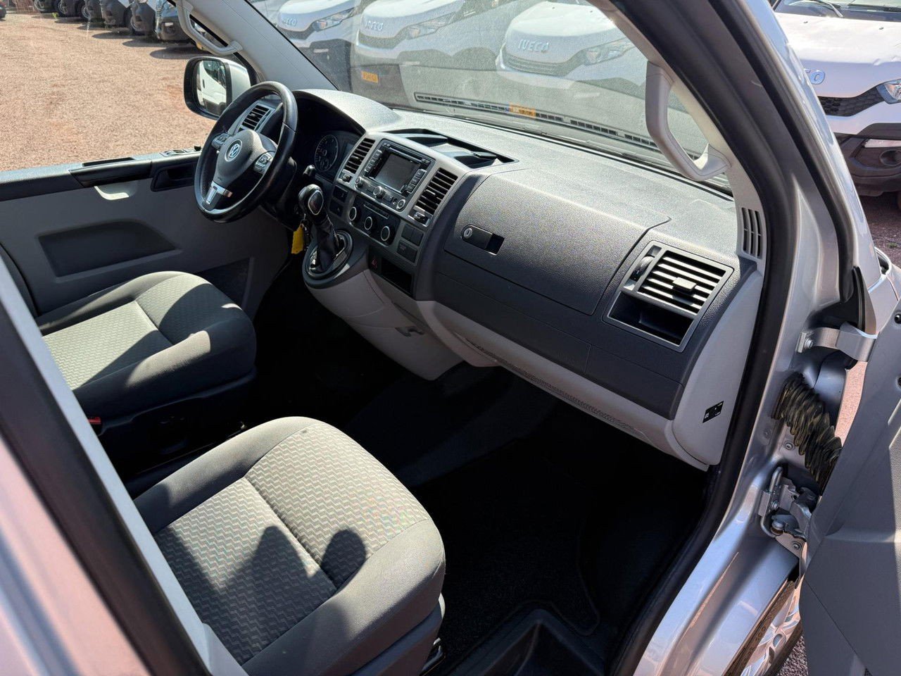 Volkswagen Transporter 2.0 TDI 140PK, L2H1 Highline Automaat + Inrichting (Transporter )