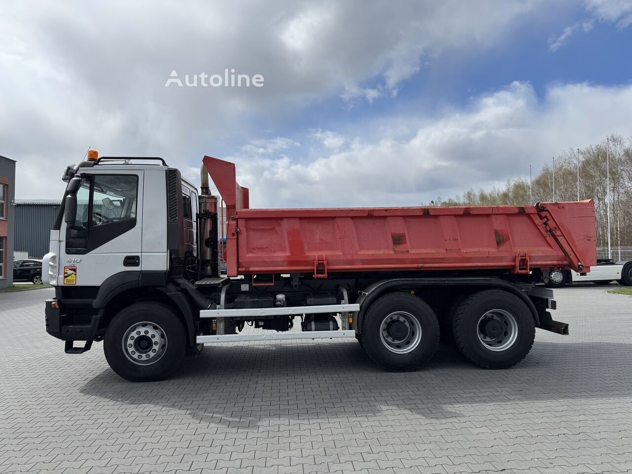 IVECO (TRAKKER 410 6×4 HYDROBURTA NOWE OPONY )