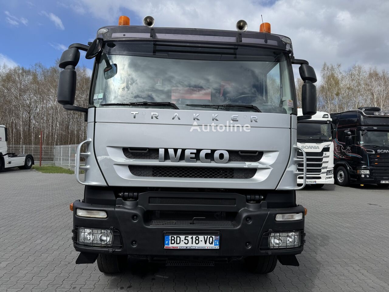 IVECO (TRAKKER 410 6×4 HYDROBURTA NOWE OPONY )