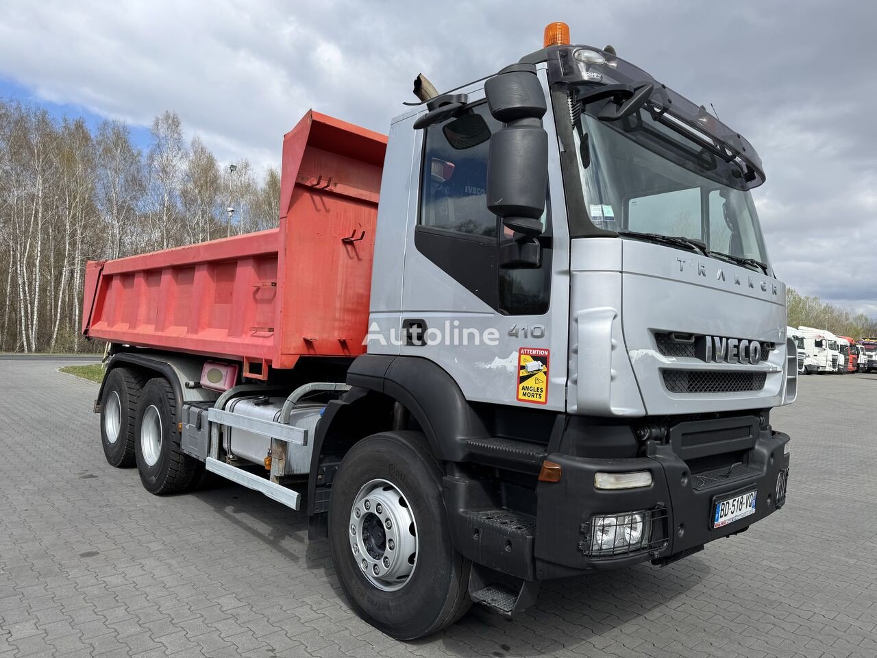 IVECO (TRAKKER 410 6×4 HYDROBURTA NOWE OPONY )