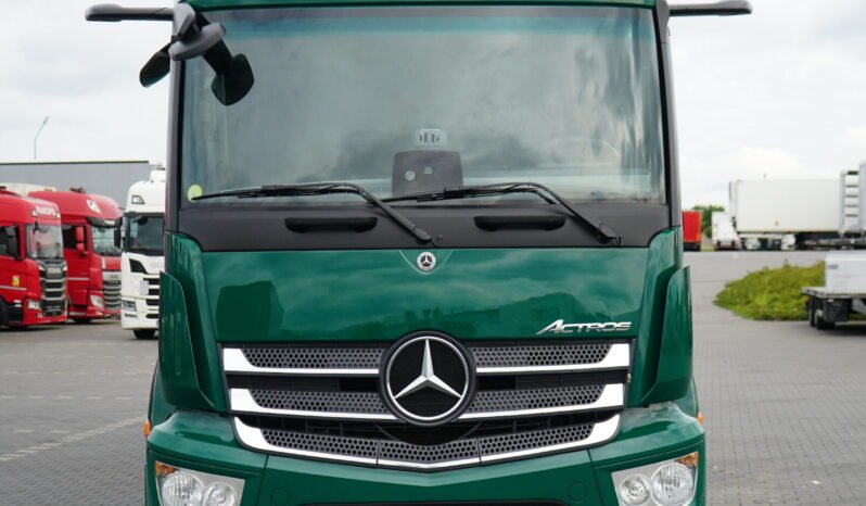 
								Mercedes-Benz Actros 1833 4×2 Caja Cerrada con Trampilla full									