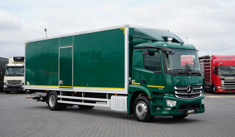 
								Mercedes-Benz Actros 1833 4×2 Caja Cerrada con Trampilla full									