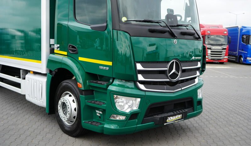 
								Mercedes-Benz Actros 1833 4×2 Caja Cerrada con Trampilla full									