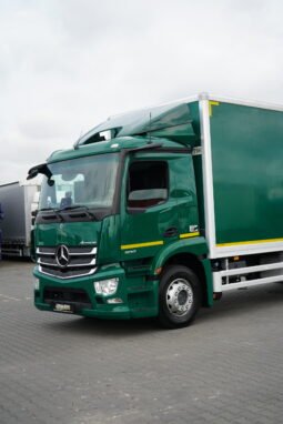 
										Mercedes-Benz Actros 1833 4×2 Caja Cerrada con Trampilla full									
