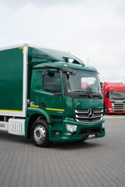 
										Mercedes-Benz Actros 1833 4×2 Caja Cerrada con Trampilla full									