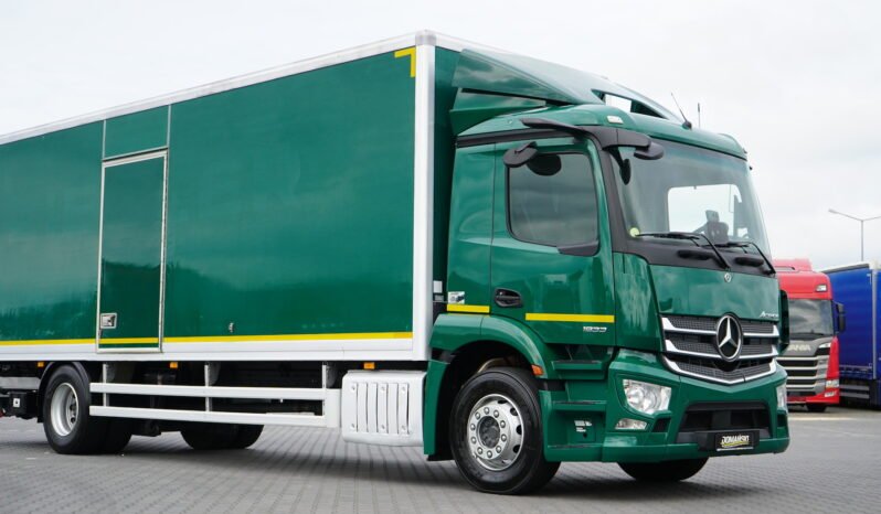 
								Mercedes-Benz Actros 1833 4×2 Caja Cerrada con Trampilla full									