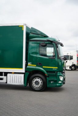 
										Mercedes-Benz Actros 1833 4×2 Caja Cerrada con Trampilla full									