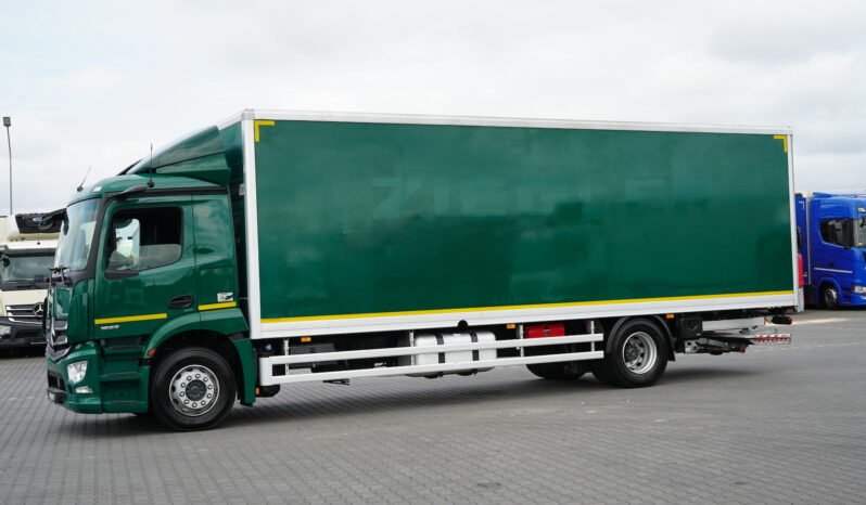 
								Mercedes-Benz Actros 1833 4×2 Caja Cerrada con Trampilla full									