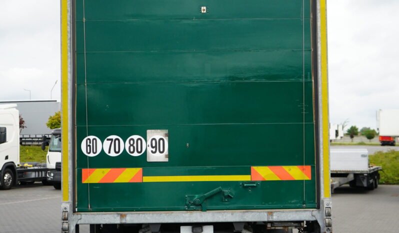
								Mercedes-Benz Actros 1833 4×2 Caja Cerrada con Trampilla full									