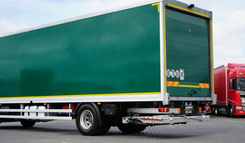 
								Mercedes-Benz Actros 1833 4×2 Caja Cerrada con Trampilla full									