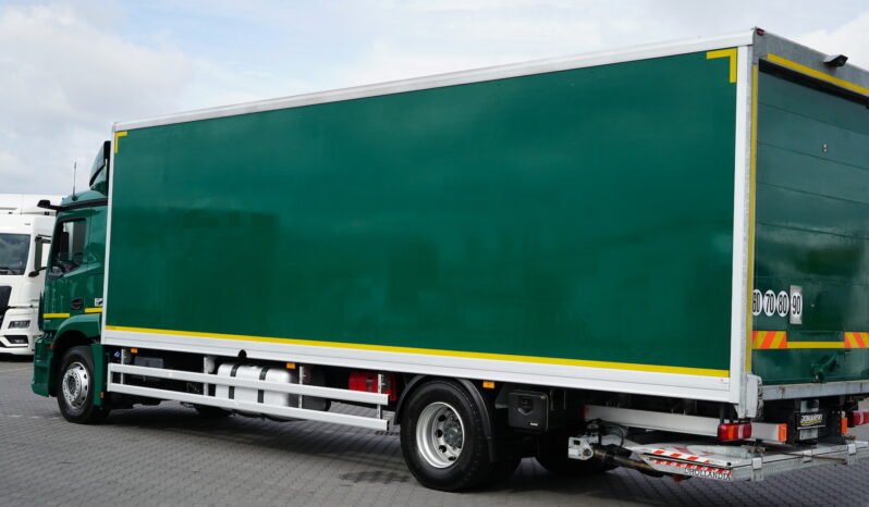
								Mercedes-Benz Actros 1833 4×2 Caja Cerrada con Trampilla full									