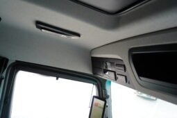 
										Mercedes-Benz Actros 1833 4×2 Caja Cerrada con Trampilla full									