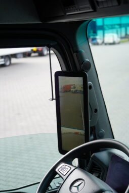 
										Mercedes-Benz Actros 1833 4×2 Caja Cerrada con Trampilla full									
