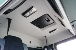 
										Mercedes-Benz Actros 1833 4×2 Caja Cerrada con Trampilla full									