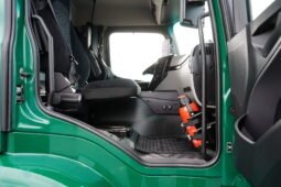 
										Mercedes-Benz Actros 1833 4×2 Caja Cerrada con Trampilla full									