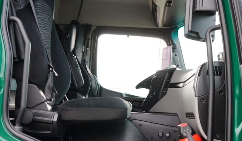 
								Mercedes-Benz Actros 1833 4×2 Caja Cerrada con Trampilla full									