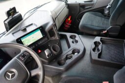 
										Mercedes-Benz Actros 1833 4×2 Caja Cerrada con Trampilla full									