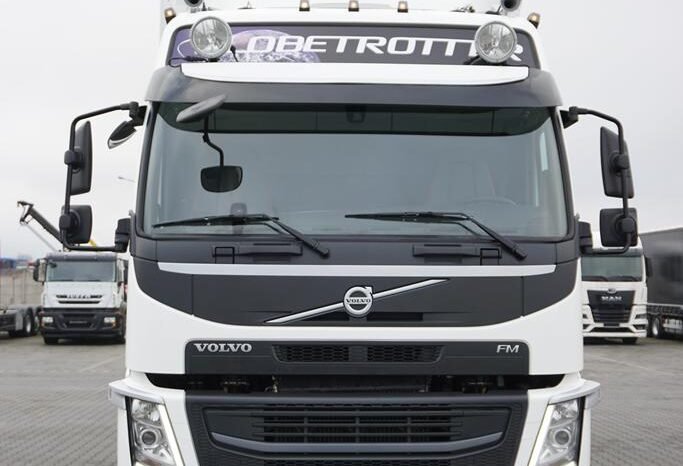 
								Volvo FM 460 6×2 Isotermo con Plataforma full									
