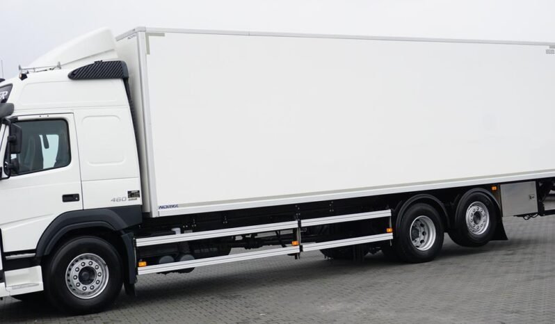 
								Volvo FM 460 6×2 Isotermo con Plataforma full									