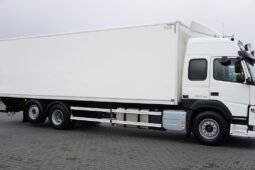 
										Volvo FM 460 6×2 Isotermo con Plataforma full									