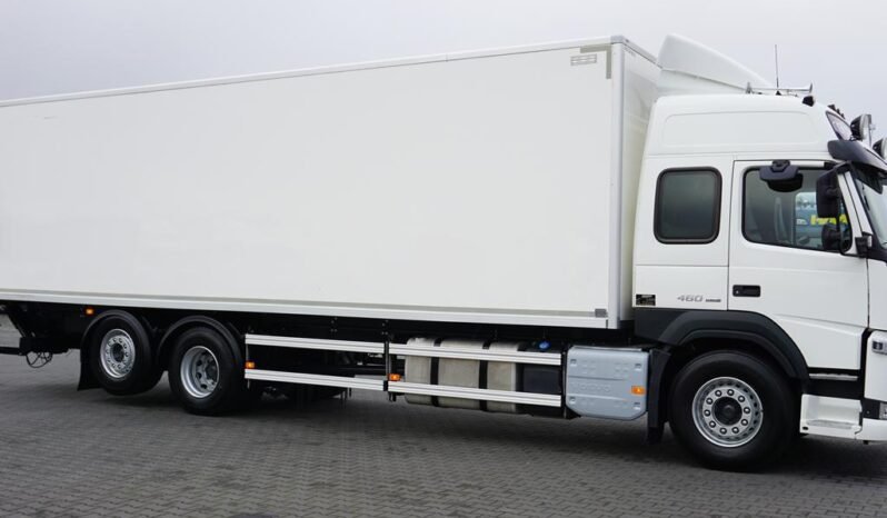 
								Volvo FM 460 6×2 Isotermo con Plataforma full									