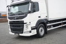 
										Volvo FM 460 6×2 Isotermo con Plataforma full									