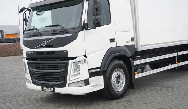 
								Volvo FM 460 6×2 Isotermo con Plataforma full									