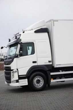 
										Volvo FM 460 6×2 Isotermo con Plataforma full									