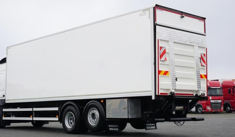 
								Volvo FM 460 6×2 Isotermo con Plataforma full									