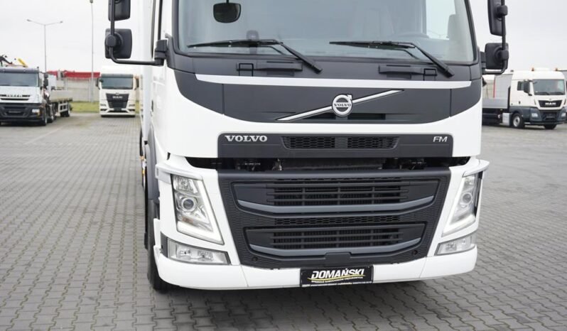 
								Volvo FM 460 6×2 Isotermo con Plataforma full									