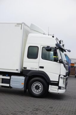 
										Volvo FM 460 6×2 Isotermo con Plataforma full									