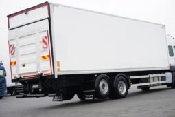 
										Volvo FM 460 6×2 Isotermo con Plataforma full									