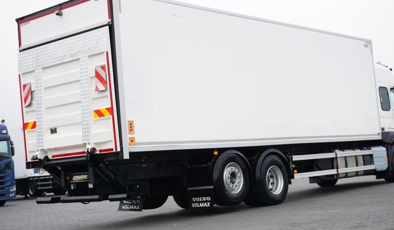 
								Volvo FM 460 6×2 Isotermo con Plataforma full									