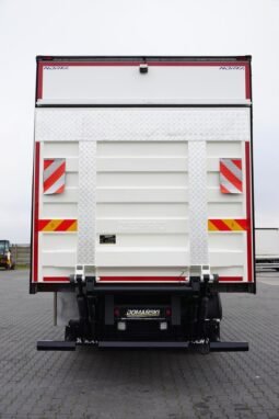 
										Volvo FM 460 6×2 Isotermo con Plataforma full									