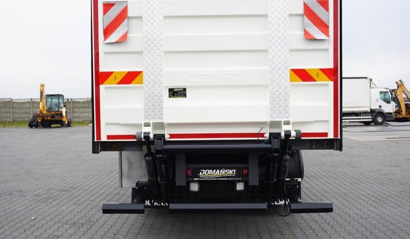 
								Volvo FM 460 6×2 Isotermo con Plataforma full									