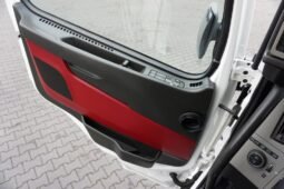 
										Volvo FM 460 6×2 Isotermo con Plataforma full									