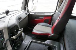 
										Volvo FM 460 6×2 Isotermo con Plataforma full									