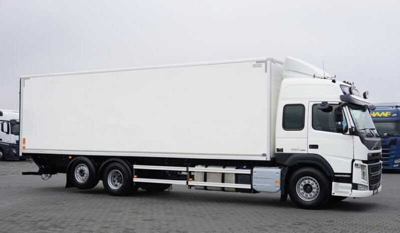 
								Volvo FM 460 6×2 Isotermo con Plataforma full									