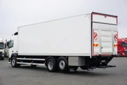 
										Volvo FM 460 6×2 Isotermo con Plataforma full									